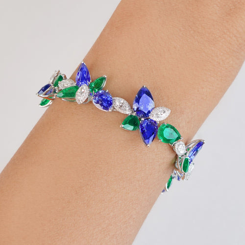 25.79  12.18 cts Pear Shape Emerald with Blue Sapphire Bracelet (ENQUIRE)