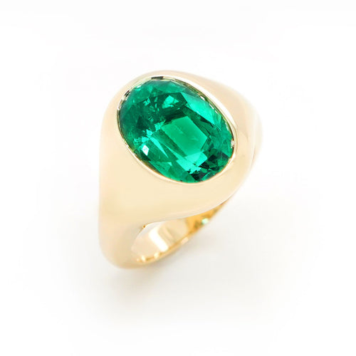 4.853 cts Oval Emerald Ring