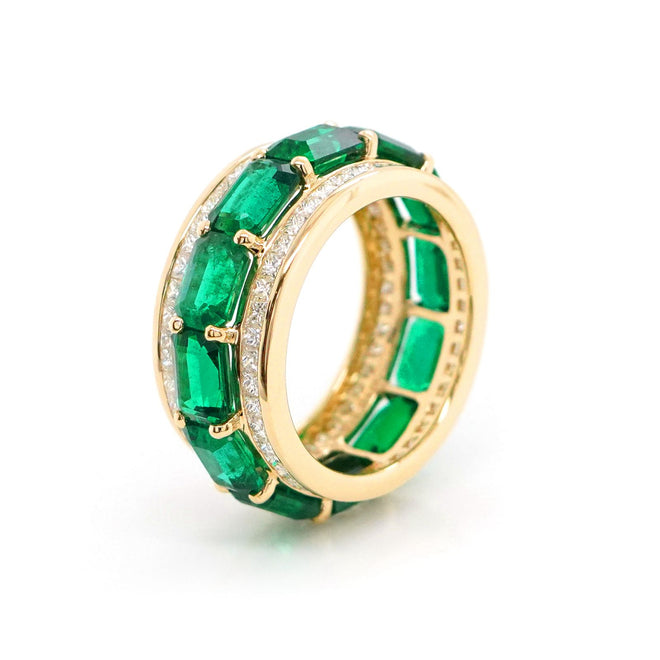 6.40 cts Octagon Emerald with White Diamond Pavé Eternity Ring