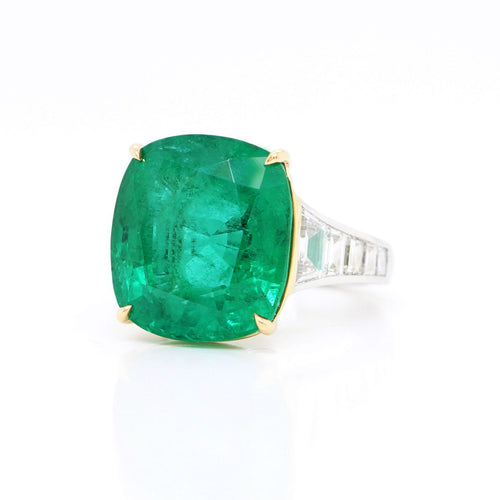  15.26 cts  Emerald with Diamond Ring