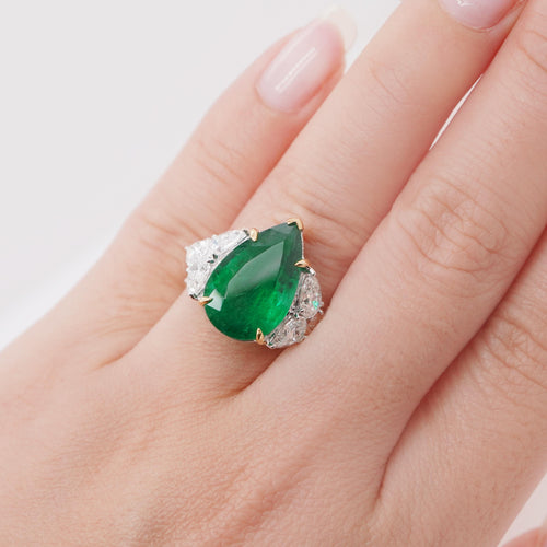 7.194  1.93 cts Pear Shape Emerald with Diamond Ring (ENQUIRE)