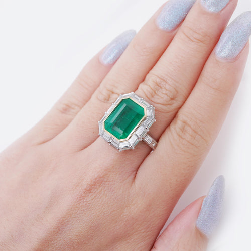 8.88 cts Colombian Emerald with Diamond Ring (ENQUIRE)