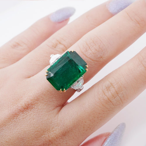 9.453 cts Octagon Emerald with Diamond Ring (ENQUIRE)