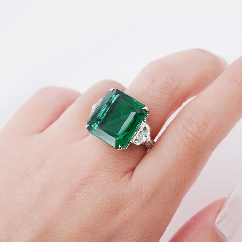 13.627 cts Octagon Emerald with Diamond Ring (ENQUIRE)