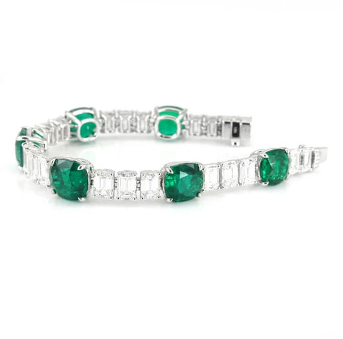 / 15.14 cts Minor Oil Colombian Emerald with Diamond Bracelet