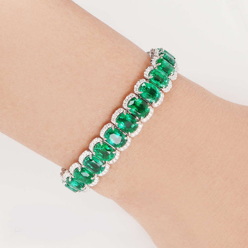 28.48 cts Emerald with Diamond Pavée Bracelet (ENQUIRE)