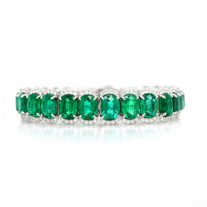 28.48 cts Emerald with Diamond Pavée Bracelet (ENQUIRE)