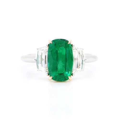 2.20 cts  Emerald with Diamond Ring