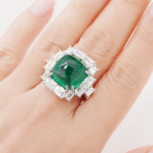  13.66 cts Minor Sugarloaf Emerald Ring