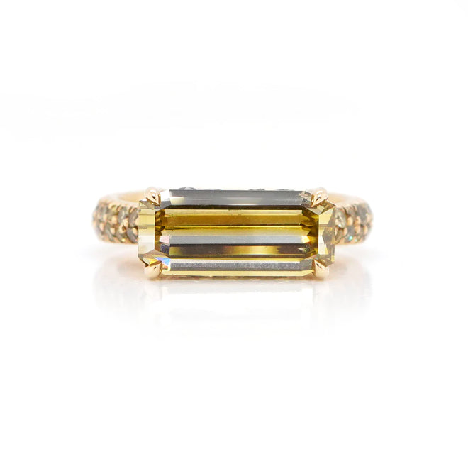 3.01 cts Emerald cut Fancy Diamond Ring