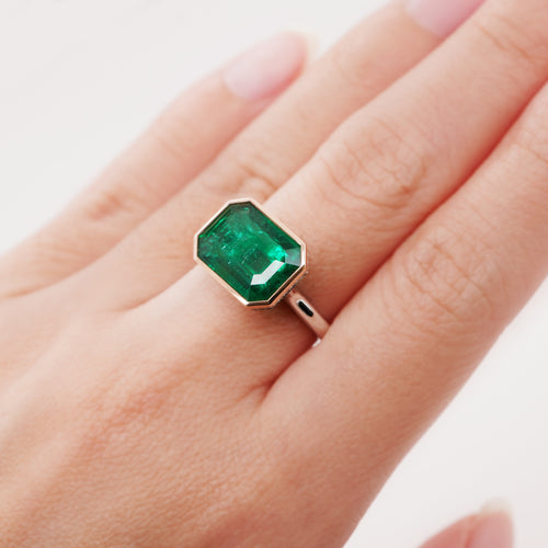 3.67 cts Emerald Ring