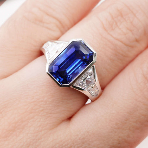 5.03 cts Blue Sapphire Ring