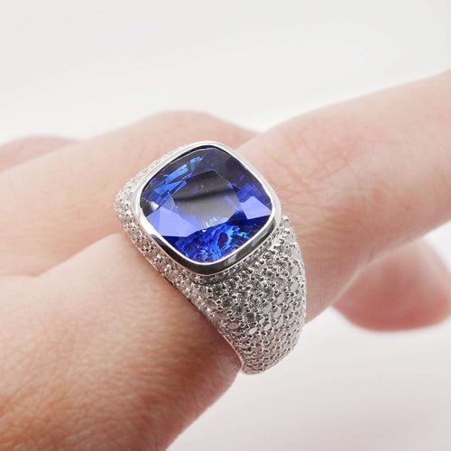 7.31 cts Blue Sapphire with Pavée Diamond Ring