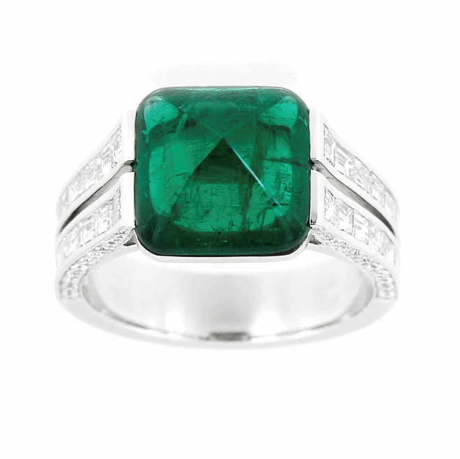 4.04 cts Emerald with Baguette Diamond Ring