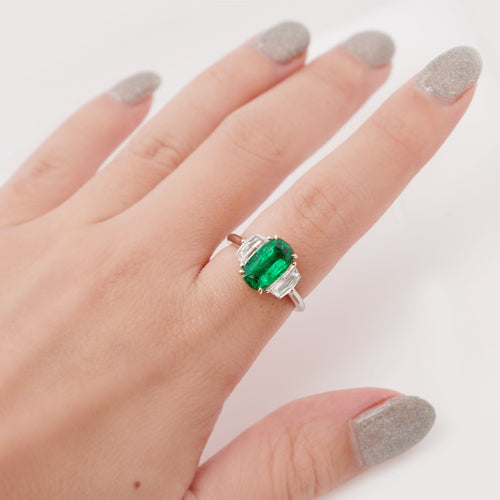 2.20 cts  Emerald with Diamond Ring