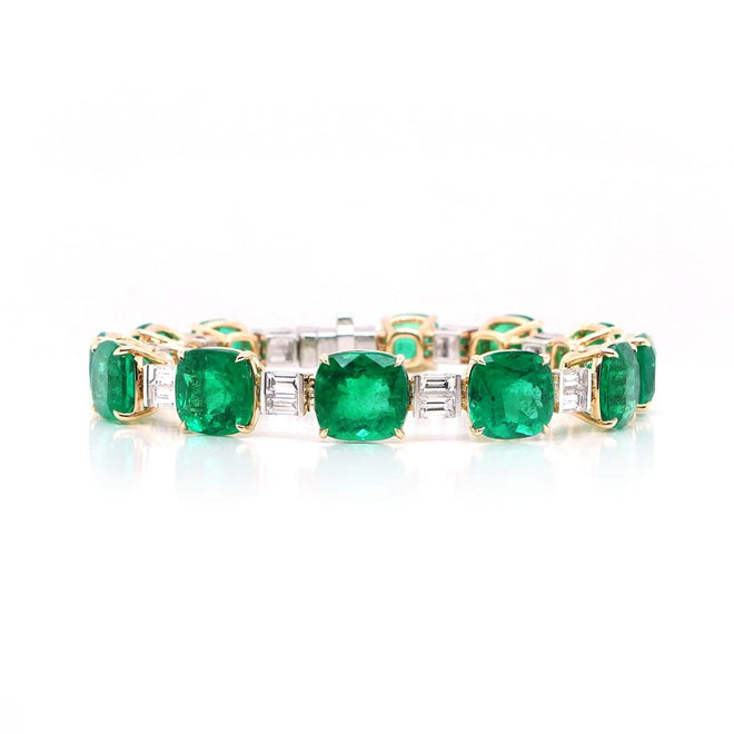 30.76 cts Minor Oil Colombian Emerald with Diamond Bracelet (ENQUIRE)