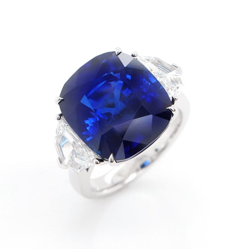 15.14 cts Blue Sapphire with Diamond Ring
